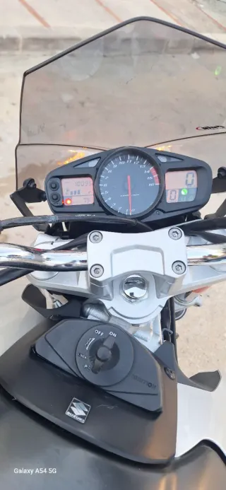Suzuki GSR 600