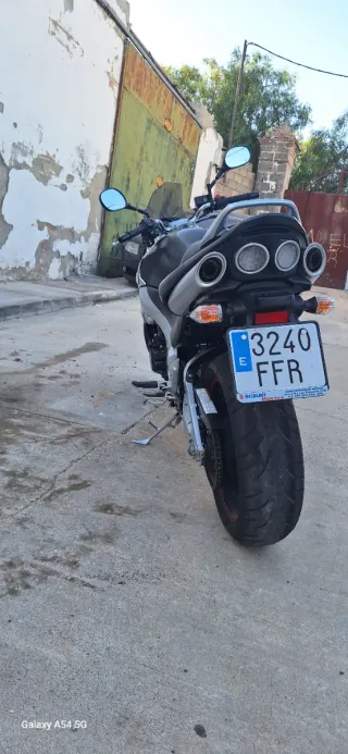 Suzuki GSR 600