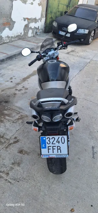 Suzuki GSR 600