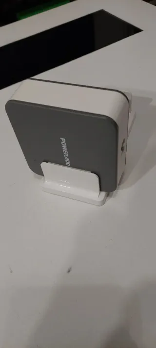 Cargador Múltiple USB con Soporte