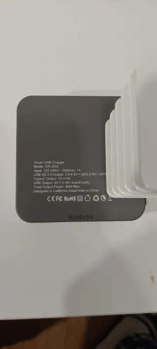 Cargador Múltiple USB con Soporte