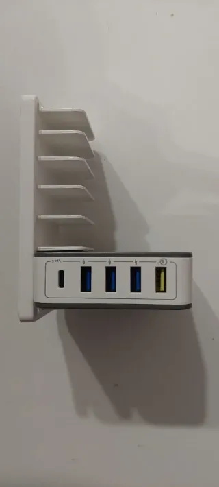 Cargador Múltiple USB con Soporte