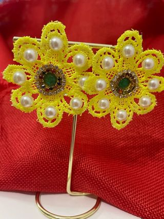 Pendientes Flor Amarilla Perlas