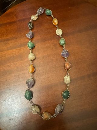 Collar con pietre naturali da donna