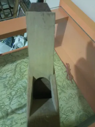 Cepillo de carpintero de madera