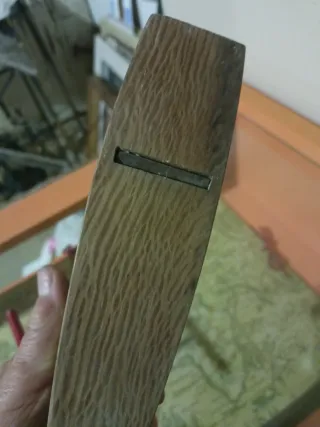 Cepillo de carpintero de madera