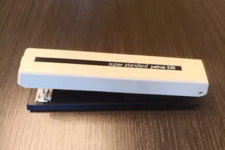 Antigua Grapadora SUPER STANDARD PETRUS 239