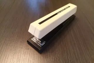 Antigua Grapadora SUPER STANDARD PETRUS 239