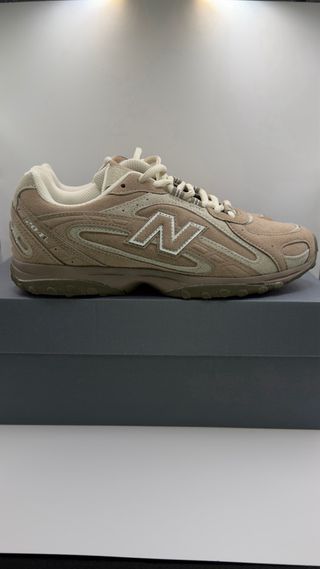 Tênis New Balance 204 L bege/castanho