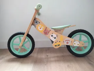 Bicicleta de madera para iniciación
