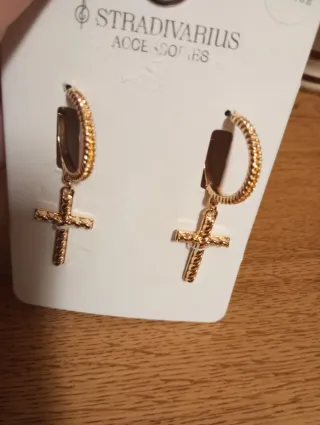Pendientes Stradivarius Cruz Dorados