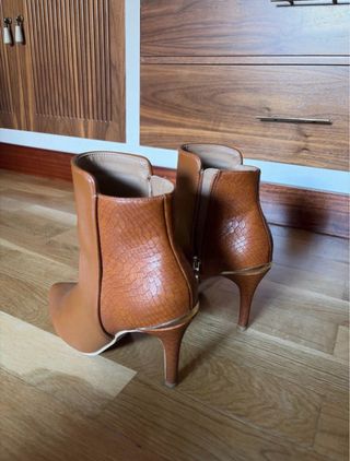 Botines camel tacón aguja