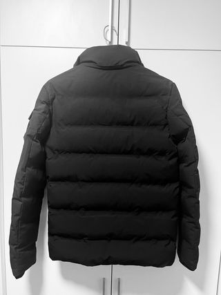 Chaqueta Moncler Negra con Capucha