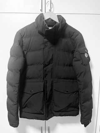 Chaqueta Moncler Negra con Capucha