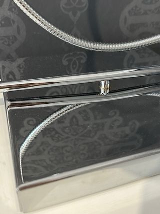 Dos lámparas de mesa modernas de diseño