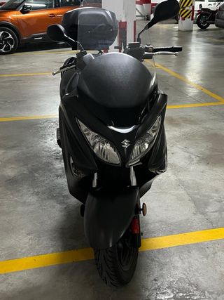 Suzuki Burgman 200 2019 Negra