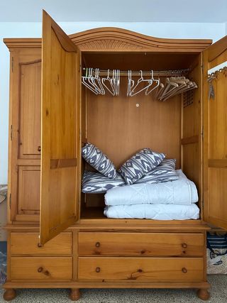 Ropero de madera 3 puertas y cajones