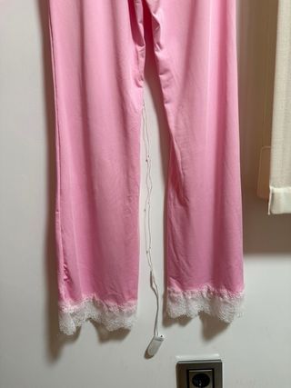 Pijama mujer rosa con encaje