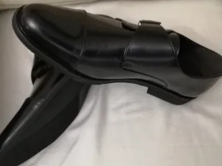 Zapatos de vestir negros con hebilla