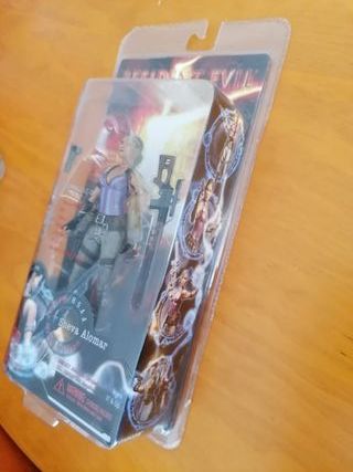 NECA Resident Evil 5 Sheva Alomar Figura