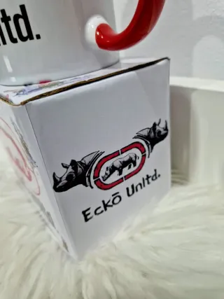 Caneca Ecko Unltd. Vermelha e Branca