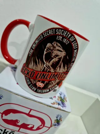 Caneca Ecko Unltd. Vermelha e Branca