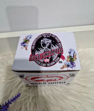 Caneca Ecko Unltd. Vermelha e Branca