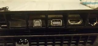 PS4 (PlayStation 4) con 2 mandos