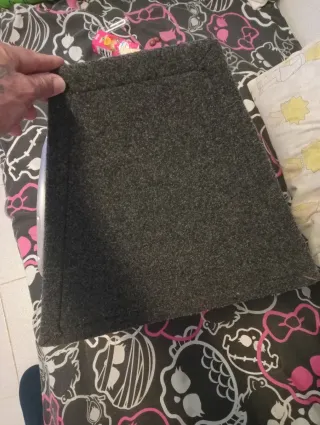 Subwoofer Sony Xplod 12 1300W y 350 nominales.