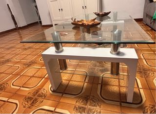 Mesa de centro de cristal y metal