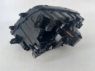 Faro derecho para Hyundai Staria