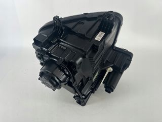 Faro derecho para Hyundai Staria