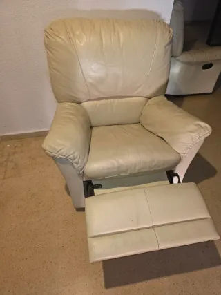 2 Butacas de Piel Giratorias Beige