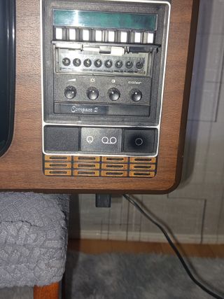 Televisor Vintage Marrón