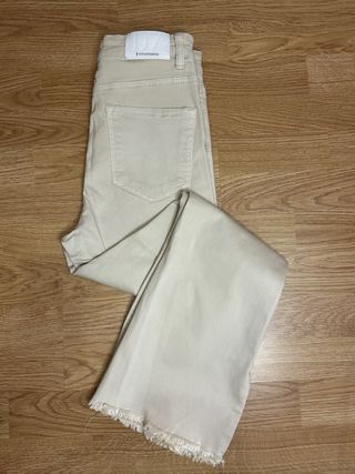 Pantalón vaquero beige  D78