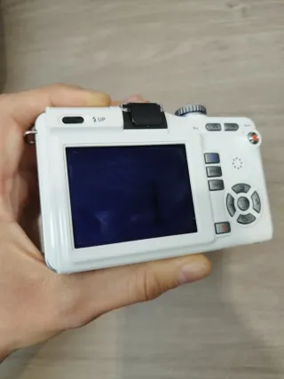 Cámara Olympus EPL1 Beige/Blanca Objetivo 35mm