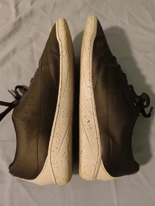 Zapatillas Futsal Negras y Blancas