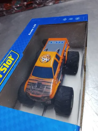 Scalextric Monster Truck Growler 1:32