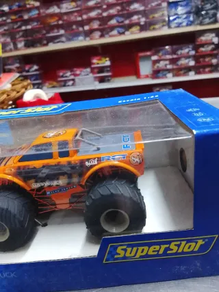 Scalextric Monster Truck Growler 1:32