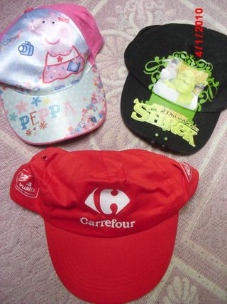 30 gorras x 4€ todas