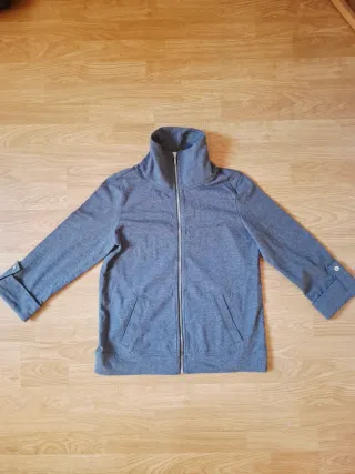 Chaqueta algodón premium cuello alto gris