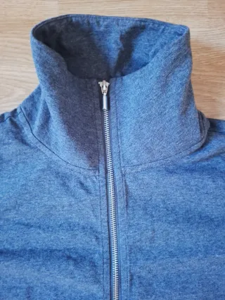 Chaqueta algodón premium cuello alto gris