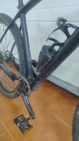 Cuadro Carbono, tija, pedalier y rueda trasera