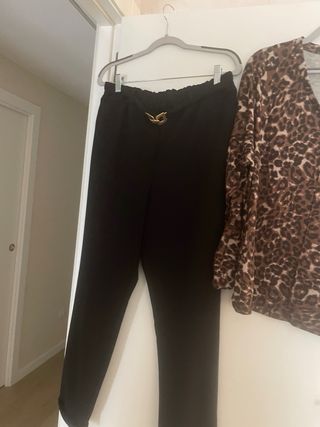 Conjunto Encuentro Pantalón Negro y Top Animal Pri