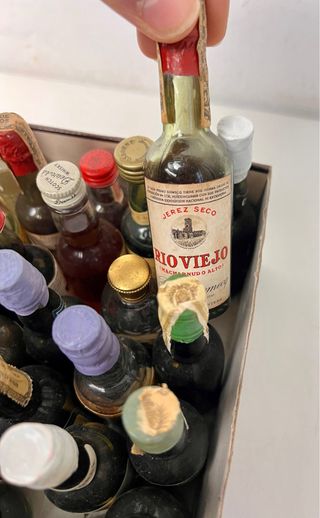 Colección de 30 Mini Botellas