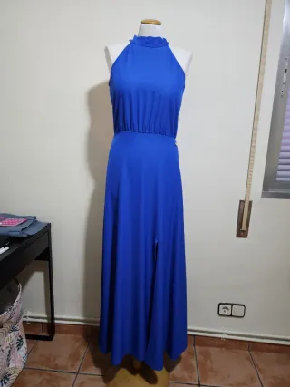 Vestido fiesta largo azul con abertura