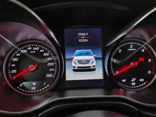 MERCEDES BENZ V 220D