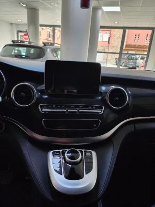 MERCEDES BENZ V 220D