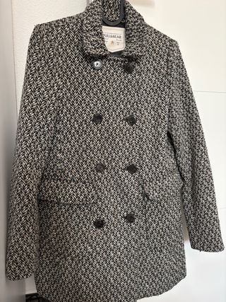 Abrigo Pull&Bear Negro/Blanco Talla S