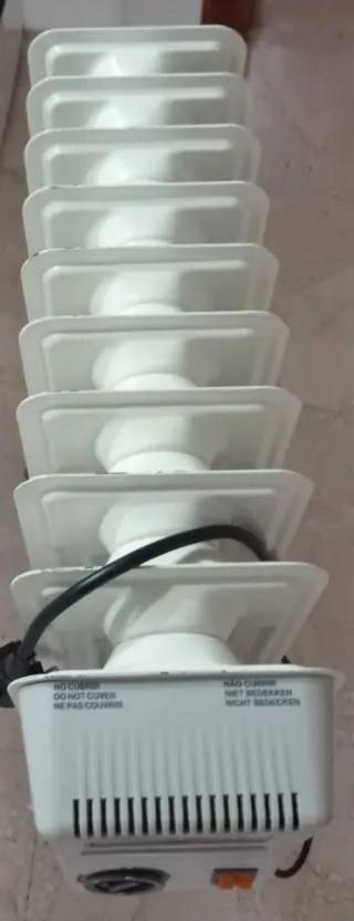 Radiador blanco de metal